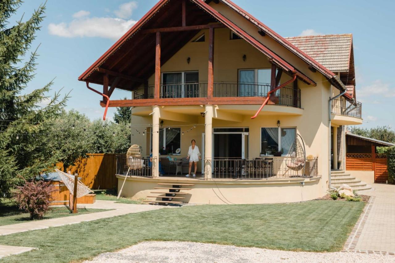 Orchard Villa บราชอฟ ภายนอก รูปภาพ