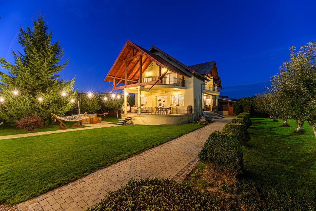 Orchard Villa บราชอฟ ภายนอก รูปภาพ